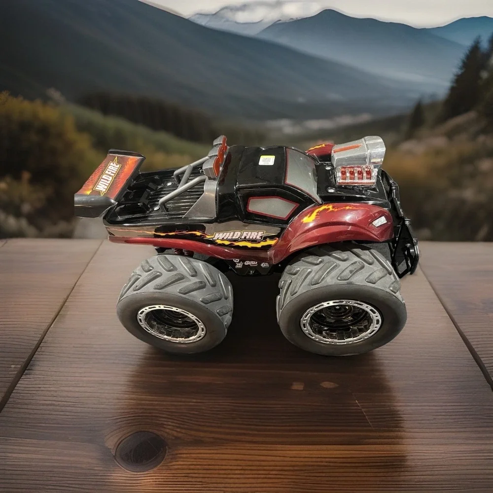 15 / Wild Fire Remote Control Monster Truck Black/Red Used